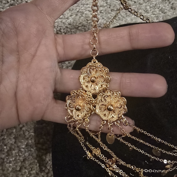 21kgp Dubai Jewelery Elegant Gold Layered Necklace - Picture 4 of 9